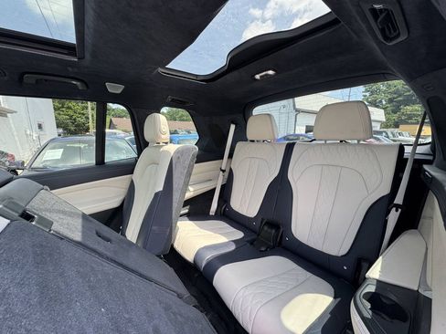 Used 2019 BMW X7 xDrive40i w/ Premium Package AWD/4WD image 13
