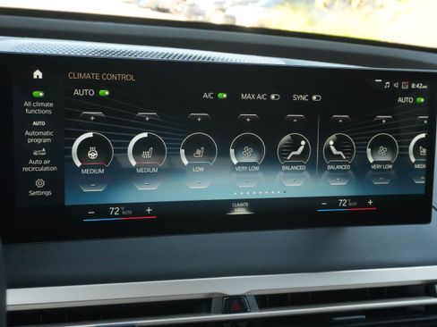 Used 2023 BMW iX xDrive50 w/ Premium Package AWD/4WD image 25