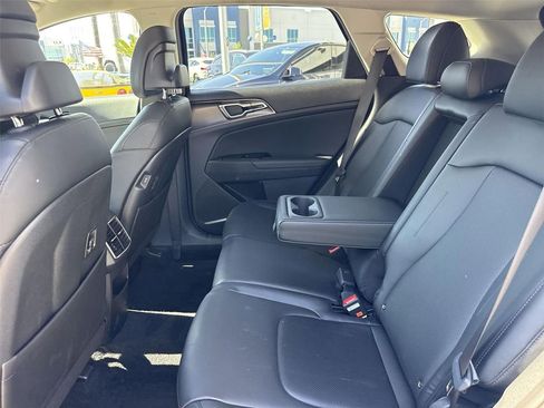 Used 2025 Kia Sportage EX image 22