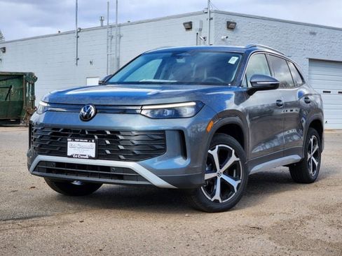 New 2026 Volkswagen Tiguan SE image 1