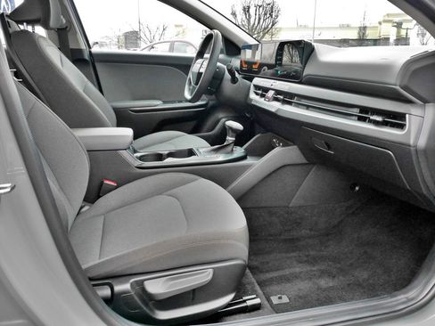 Used 2025 Kia K4 LXS image 12