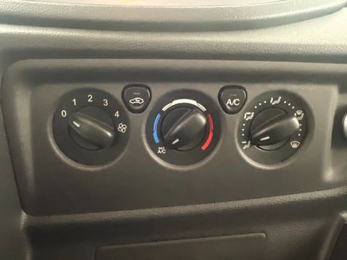 Used 2015 Ford Transit 150 XLT image 22