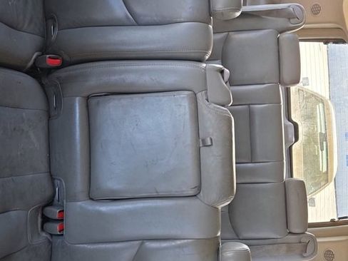 Used 2006 GMC Yukon XL SLT w/ SLT Preferred Equipment Group image 19