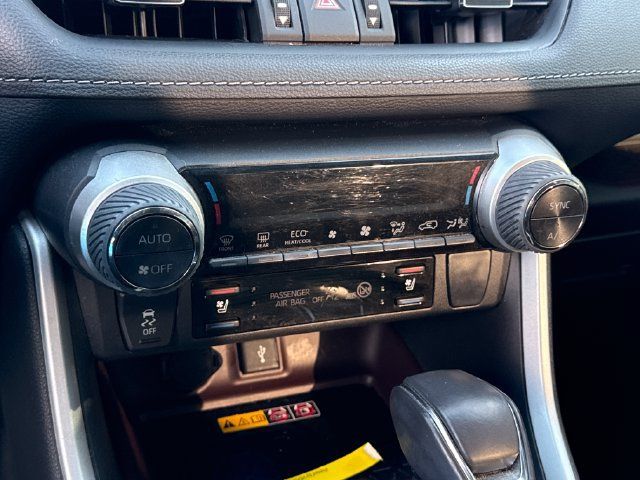 Used 2022 Toyota RAV4 Limited AWD/4WD image 29