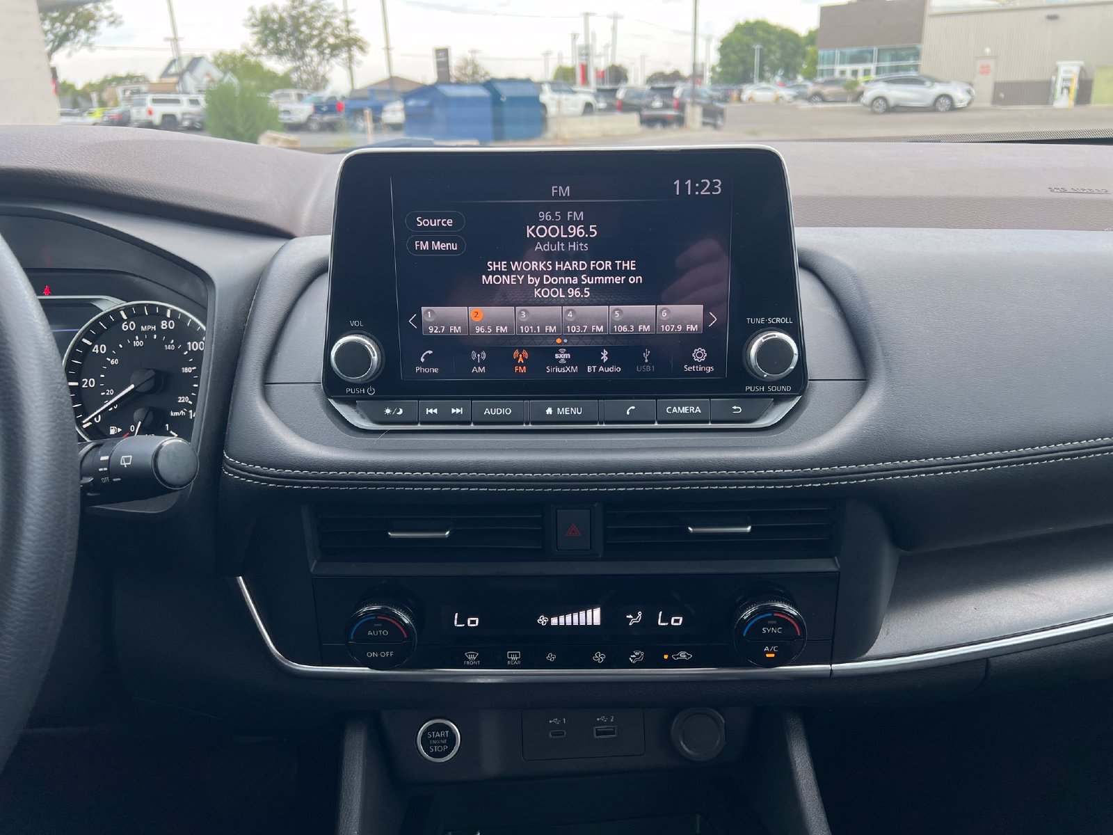 Used 2023 Nissan Rogue SV AWD/4WD image 19