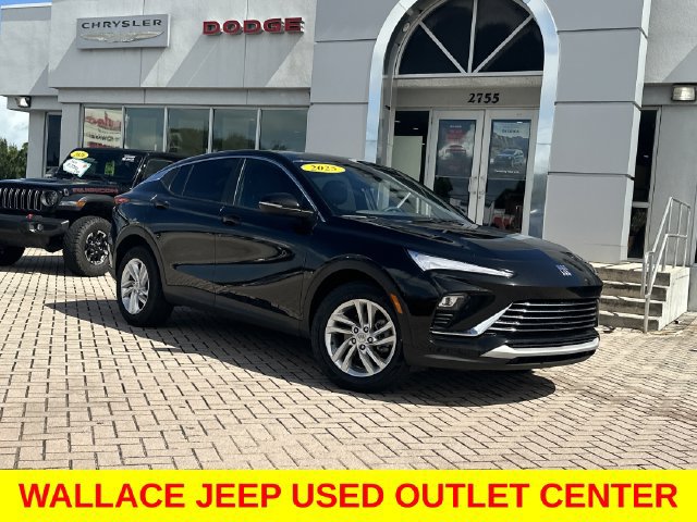 Used 2025 Buick Envista Preferred FWD image 2