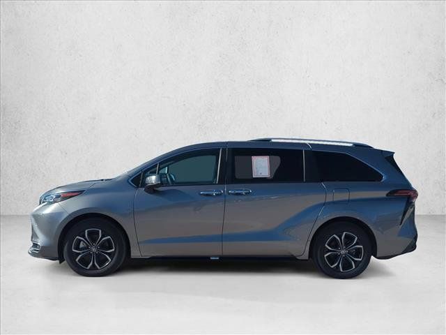 Certified 2026 Toyota Sienna Platinum AWD/4WD image 5