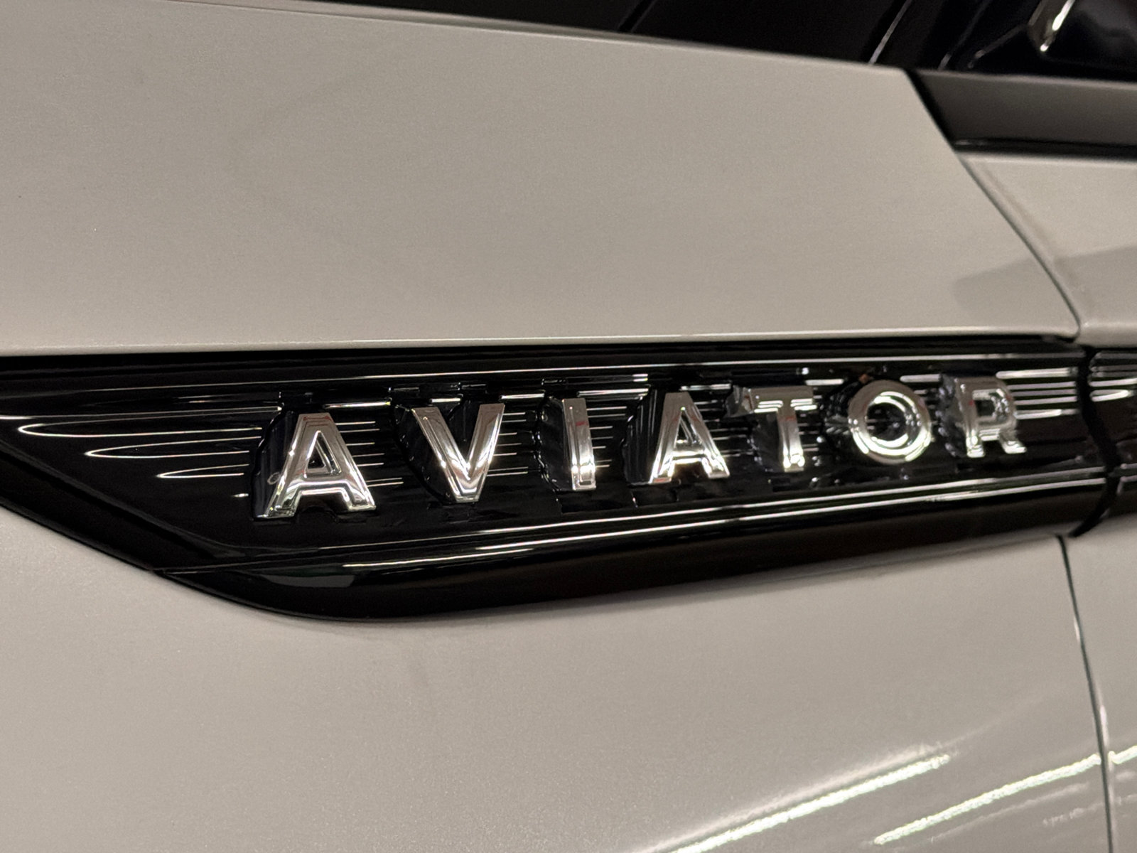 New 2026 Lincoln Aviator AWD w/ Jet Appearance Package image 15