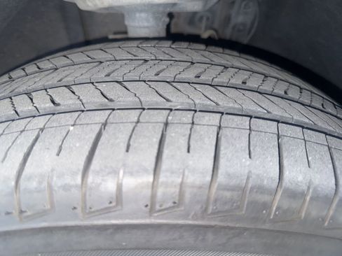 Used 2025 Toyota Sienna XLE image 21