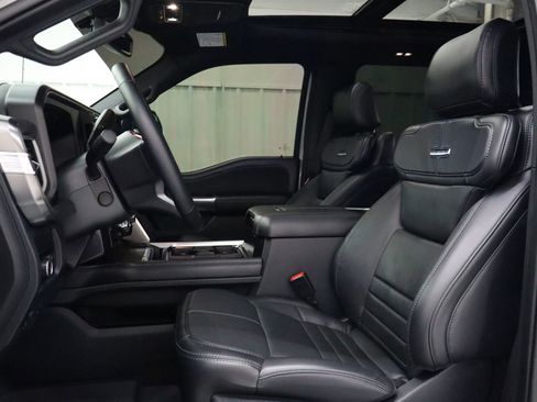 Used 2025 Ford F450 Platinum image 15