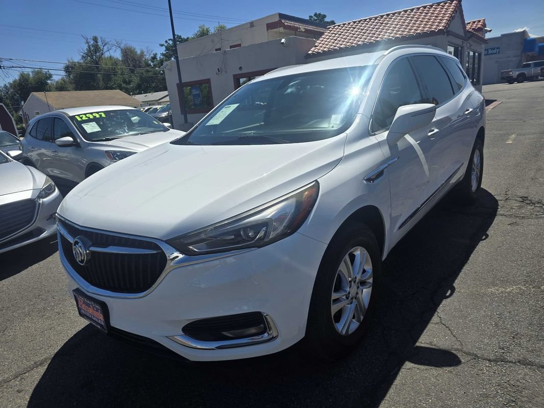 Used 2018 Buick Enclave Essence w/ Trailering Package FWD image 2