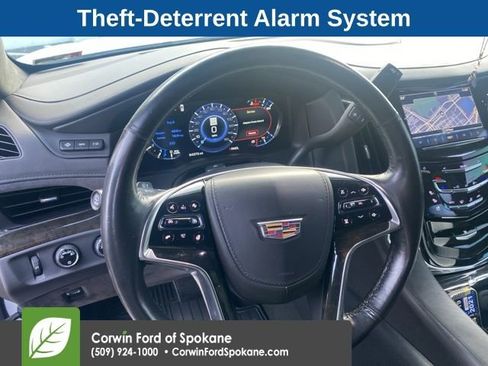 Used 2017 Cadillac Escalade Platinum image 11