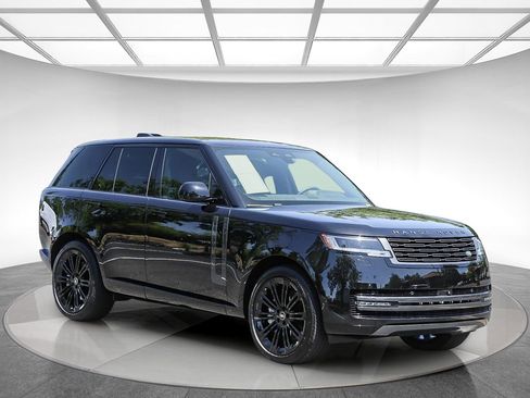 Used 2025 Land Rover Range Rover SE AWD/4WD image 5