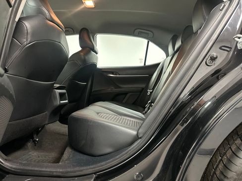 Used 2021 Toyota Camry SE FWD image 16