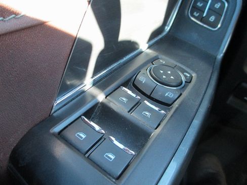 Used 2022 Ford F150 Lariat w/ Equipment Group 502A High image 27