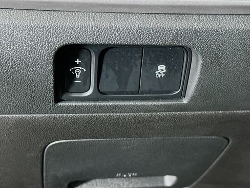 Used 2024 Kia Sorento S image 17