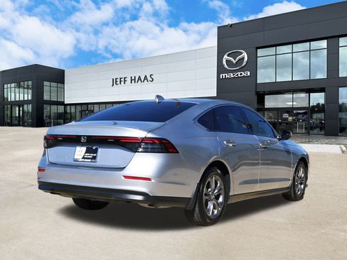 Used 2024 Honda Accord EX image 3