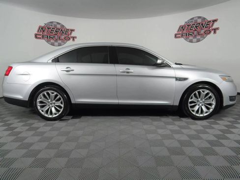 Used 2018 Ford Taurus Limited image 8