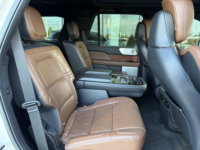 Used 2022 Lincoln Navigator Reserve AWD/4WD image 24