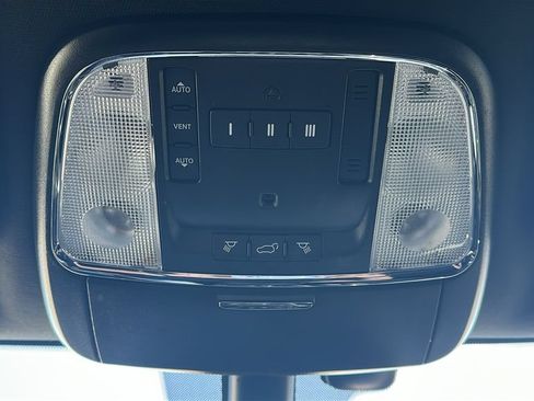 Used 2020 Dodge Durango R/T w/ Blacktop Package RWD image 30