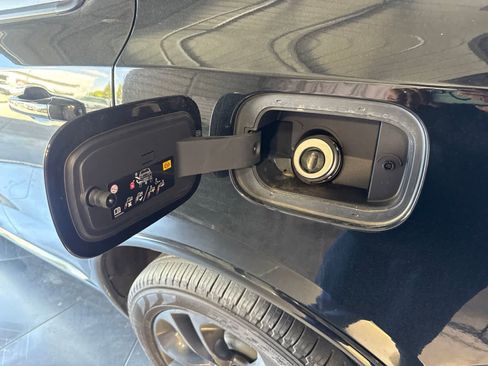 Used 2024 Dodge Durango GT RWD image 10