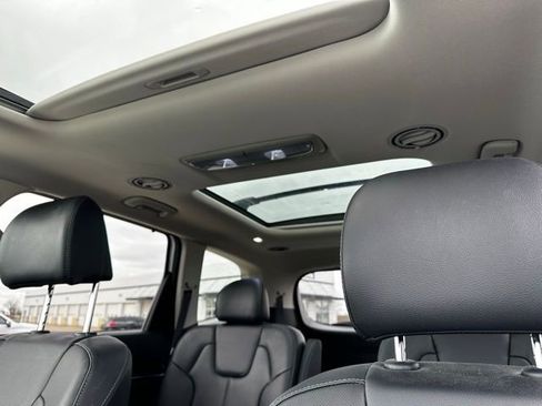 Used 2024 Kia Telluride SX w/ Towing Package image 10