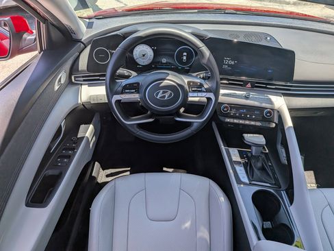 Used 2023 Hyundai Elantra Limited FWD image 15