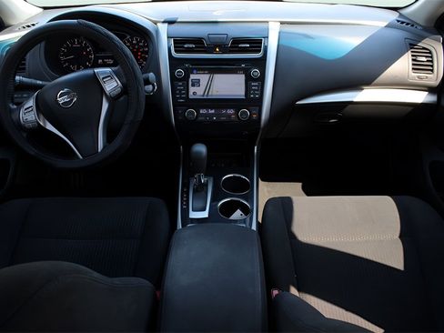 Used 2014 Nissan Altima 2.5 SV w/ Convenience Package image 15