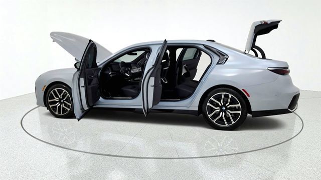 Used 2025 BMW 740i RWD image 15