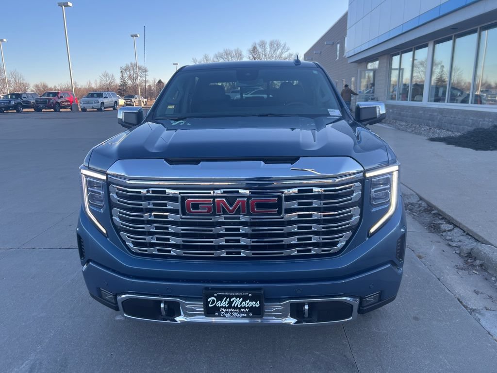 Used 2024 GMC Sierra 1500 Denali AWD/4WD image 3