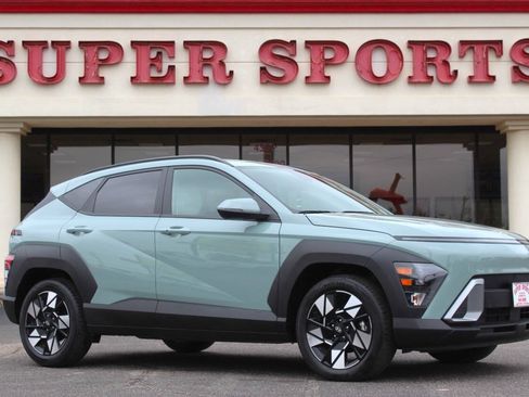 Used 2025 Hyundai Kona SEL FWD image 1