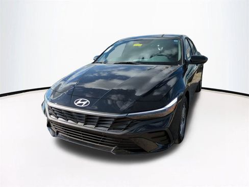 New 2026 Hyundai Elantra SE image 9