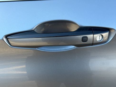 Used 2023 Mitsubishi Outlander SE Black Edition image 14