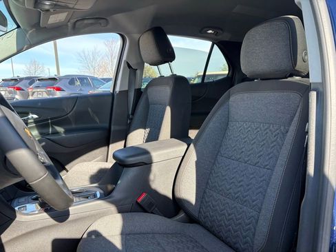 Used 2023 Chevrolet Equinox LT AWD/4WD image 2