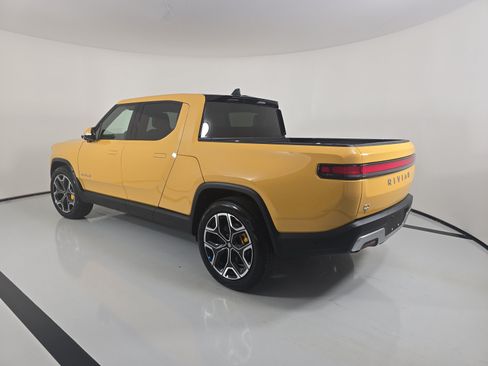 Used 2023 Rivian R1T Adventure AWD/4WD image 3