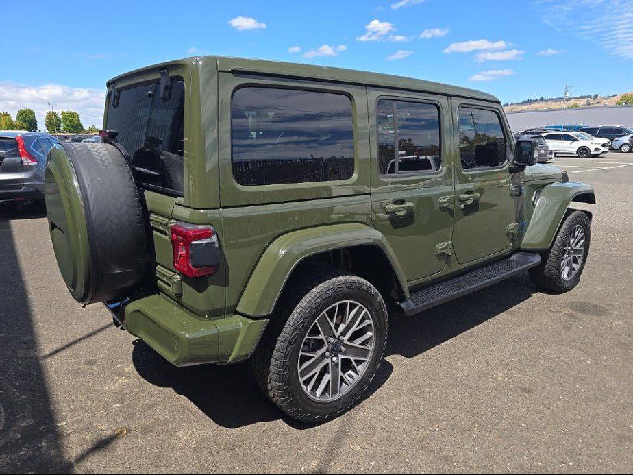 Used 2024 Jeep Wrangler High Altitude AWD/4WD image 4