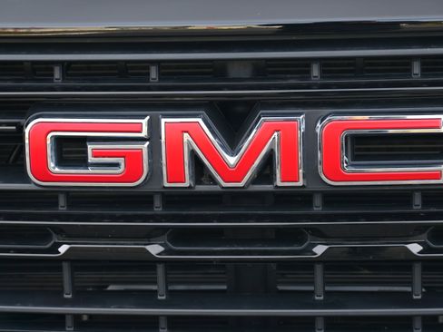 Used 2025 GMC Sierra 1500 Elevation image 38