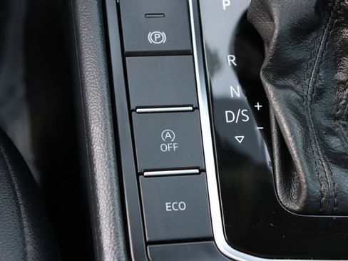 Used 2020 Volkswagen Jetta SE FWD image 36
