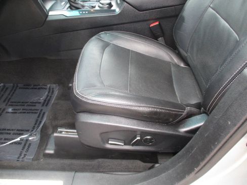 Used 2016 Ford Explorer Limited w/ Equipment Group 301A AWD/4WD image 11