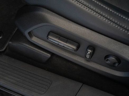 Used 2024 Honda Pilot Touring image 15