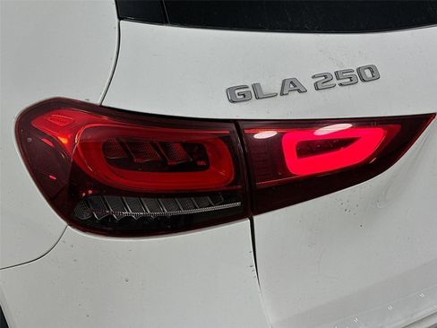 Certified 2023 Mercedes-Benz GLA 250 4MATIC w/ Premium Package image 11