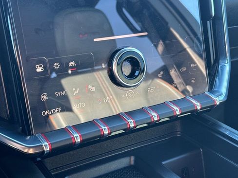 Used 2024 GMC Acadia AT4 w/ Luxury Package image 21