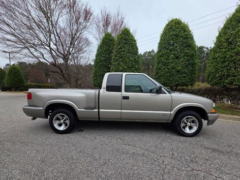 Used 2000 Chevrolet S10 Pickup LS w/ Preferred Equipment Group image 7