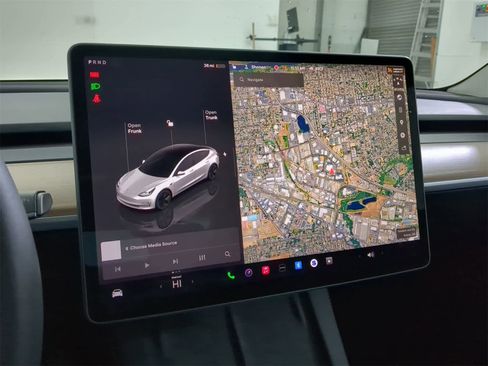 Used 2023 Tesla Model 3 Standard Range image 29