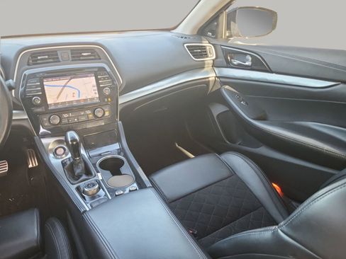 Used 2017 Nissan Maxima SR w/ Midnight Edition image 15