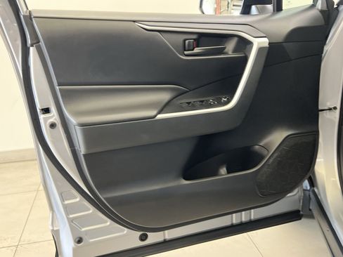 Used 2019 Toyota RAV4 LE w/ All Weather Liner Package AWD/4WD image 37