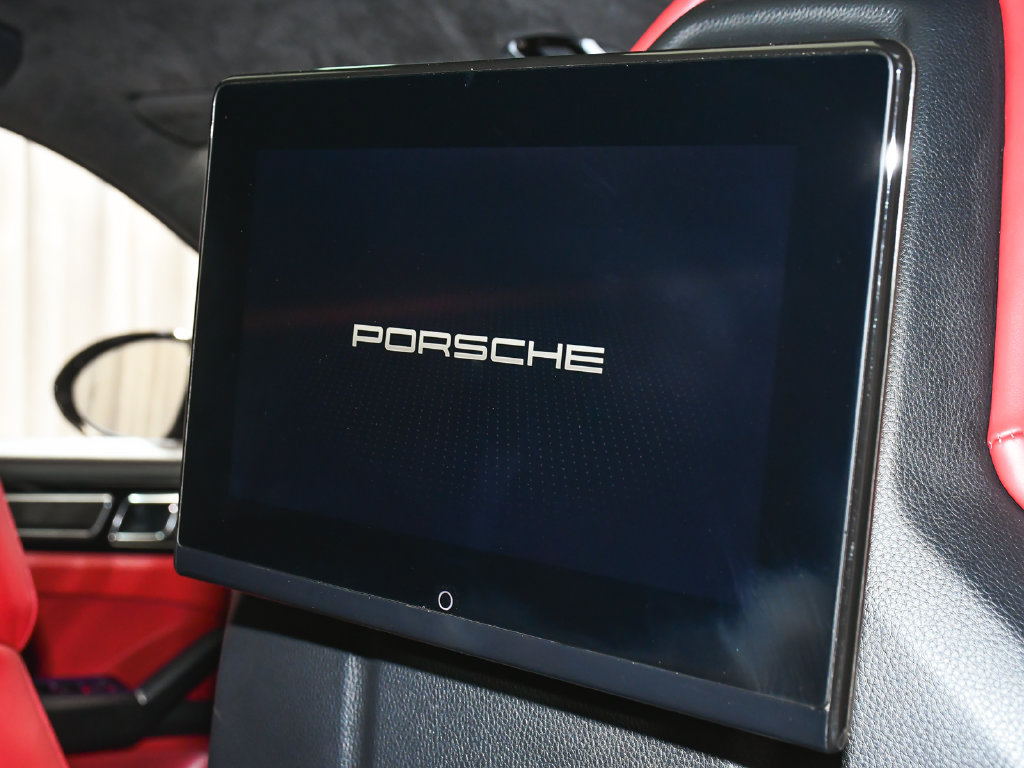 Used 2023 Porsche Cayenne GTS w/ Premium Package Plus AWD/4WD image 62
