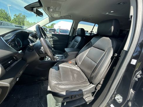 Certified 2020 Chevrolet Traverse RS FWD image 20