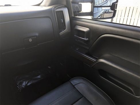 Used 2019 GMC Sierra 3500 Denali w/ Duramax Plus Package image 18