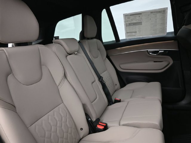 New 2026 Volvo XC90 T8 Plus w/ Protection Package Premier AWD/4WD image 35